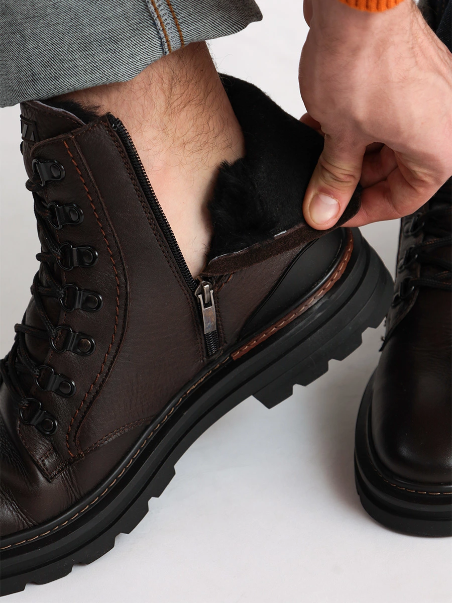 Ботинки коричневые на шнуровке